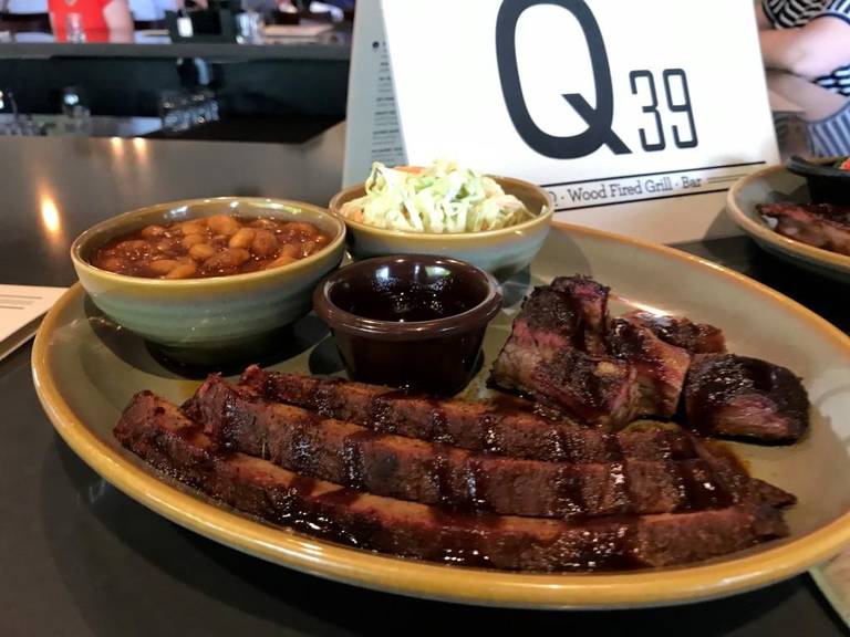 Q39 BBQ meat plate with beans and coleslaw